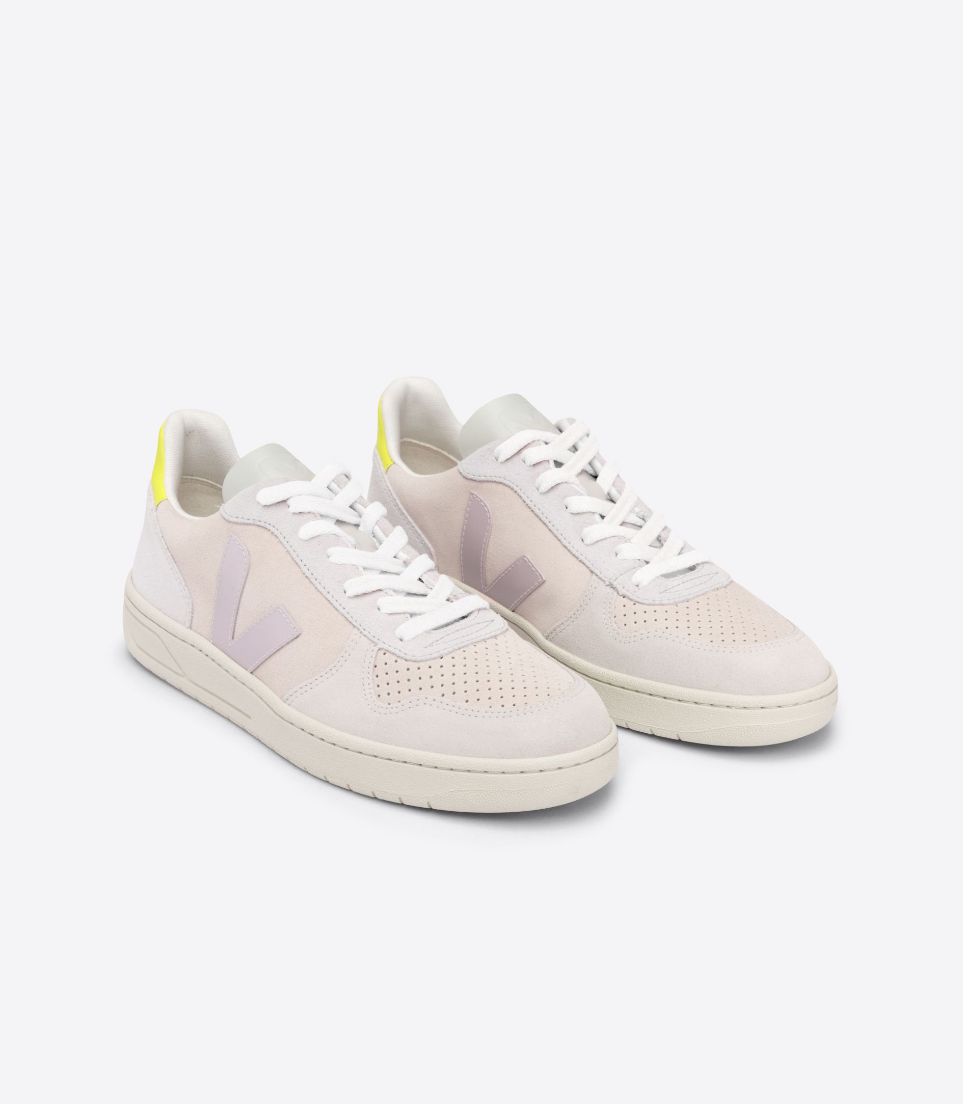 v 10 sneakers veja